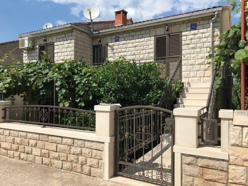Apartmani Ivelic Супетар Екстер'єр фото